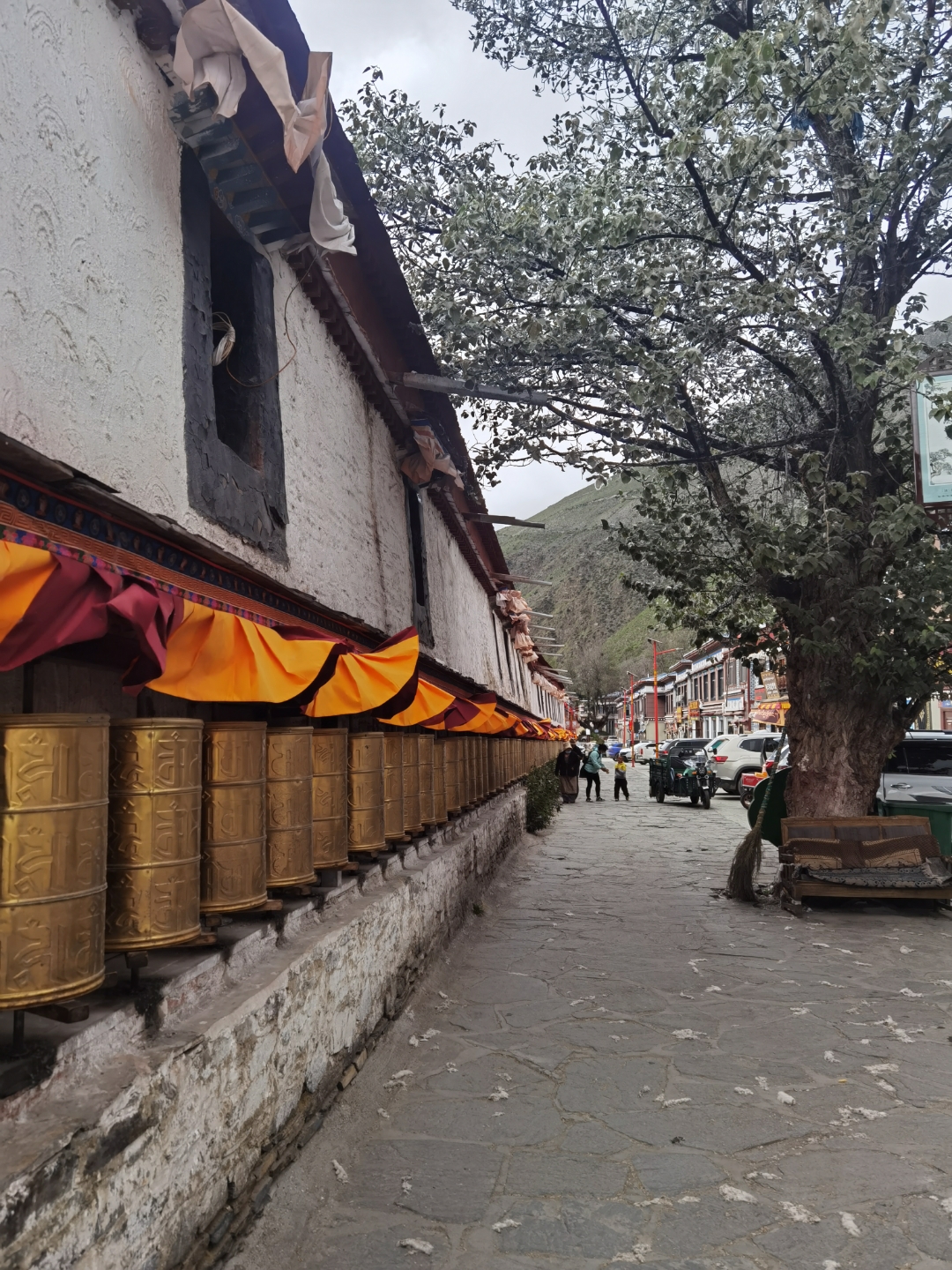 自驾高原行之七十二:赛卡古托寺(海拔3700米)风光 赛卡古托寺,又称桑