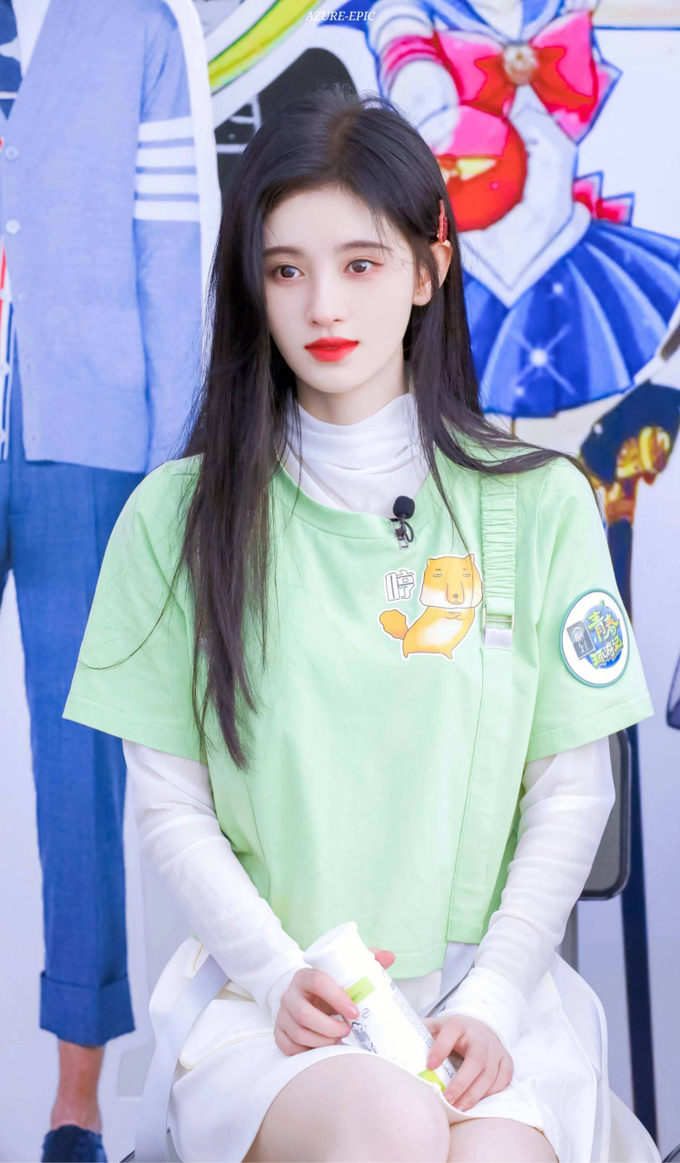 女星的照片大部分都是无美颜的,只是他们都在偷偷用 容
