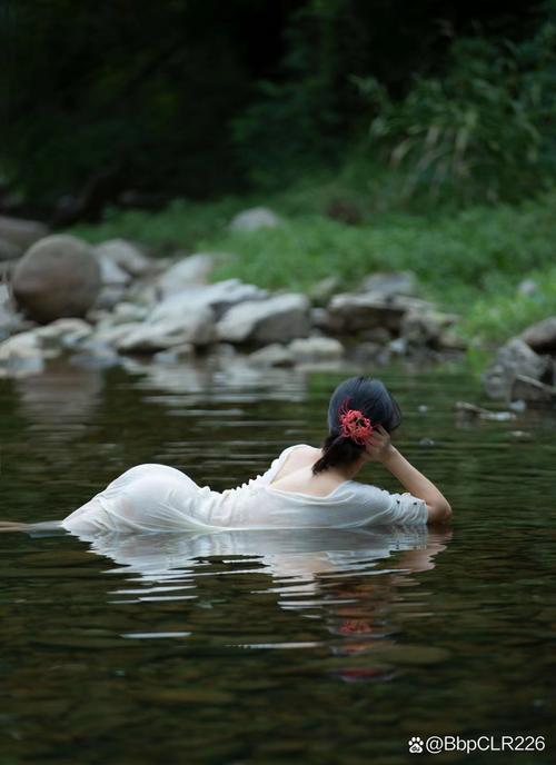 水润鱼翔,雨滋壤沃,翠韭茵陈喜宴卿