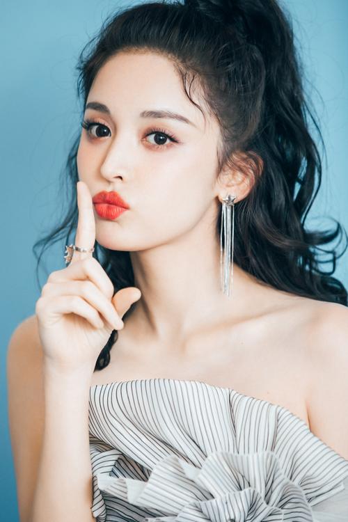 1,古力娜扎cos芈月的造型上了热搜,有网友说娜扎既有脸蛋又有身材