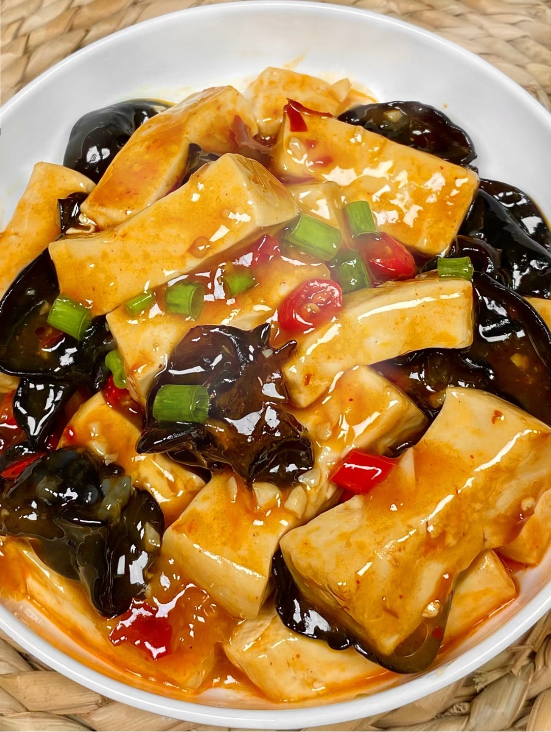 这个配方的豆腐焖木耳,我吃了3碗米饭豆腐嫩嫩滴入味,木耳裹着浓郁的