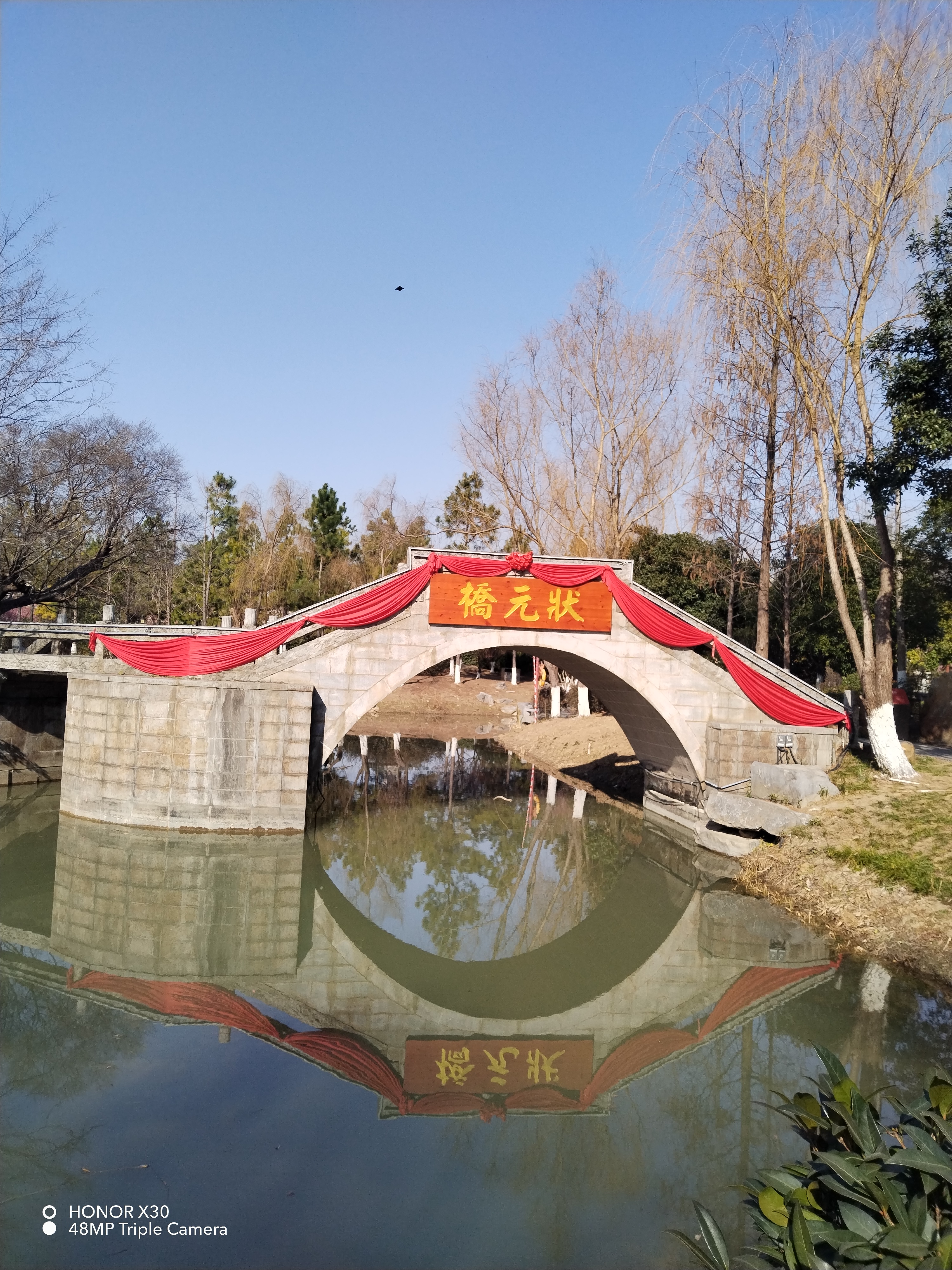 主题:如何培养读书思考的习惯 要培养读书思考的习惯,关键在于主动