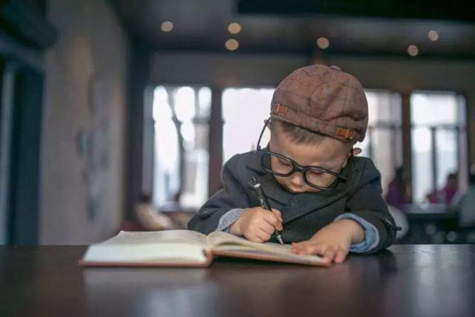 让学习成为一种习惯# 台湾著名作家吴念真曾讲过:他儿子数学成绩很烂