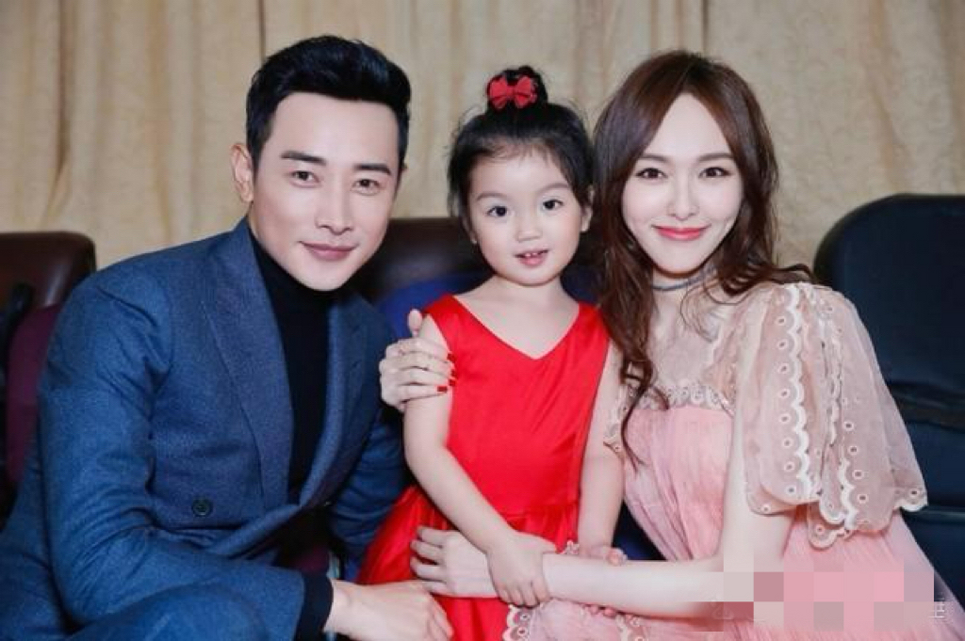 唐嫣和罗晋是中国普普通通的夫妻中的一对,也是娱乐圈里最羡慕的一对.