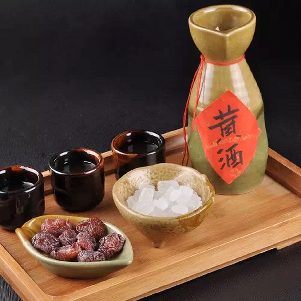 国风好时节# 提到端午节饮酒,给人印象最深的非"雄黄酒"莫属.