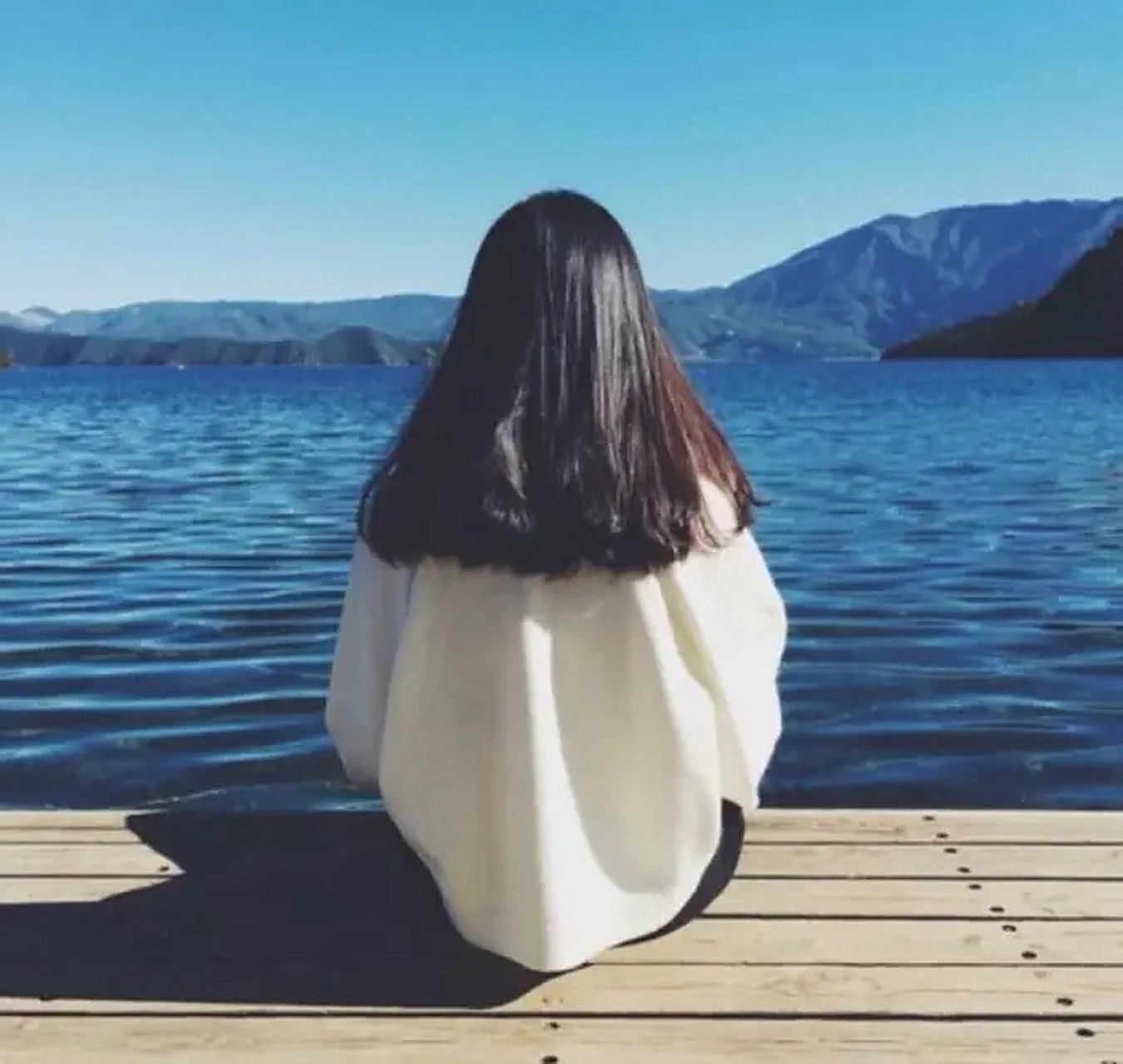 为海洋写首诗# 《海滩》  如果你能像天空那样倾