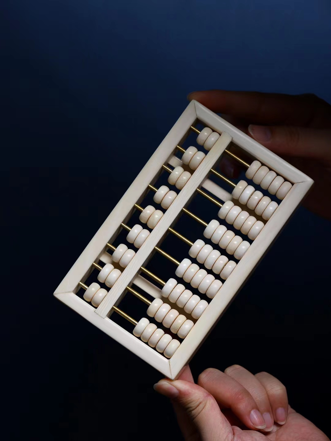 猛犸 | 如意 算盘  全品猛犸象牙制,传统榫卯 工艺架接,圆润光滑,手感