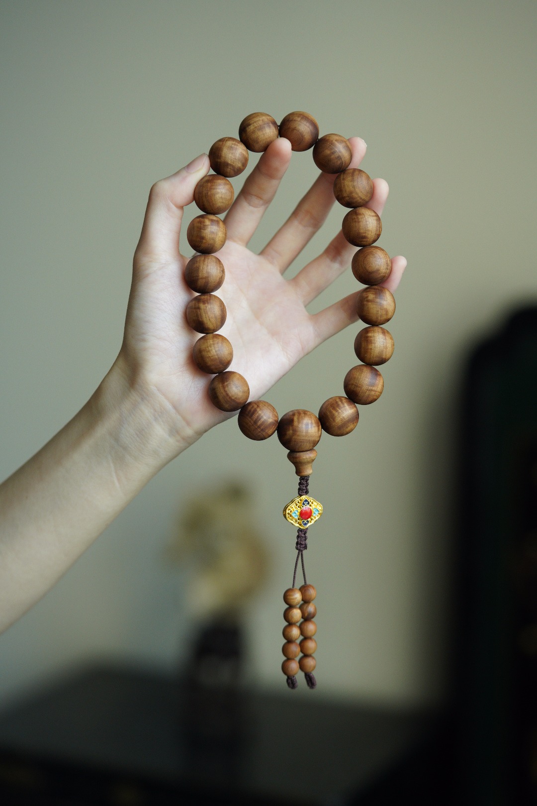 老山檀 | 18mm手持珠  黑肉沉水,满水波,香气馥郁醇厚,盘玩包浆迅速