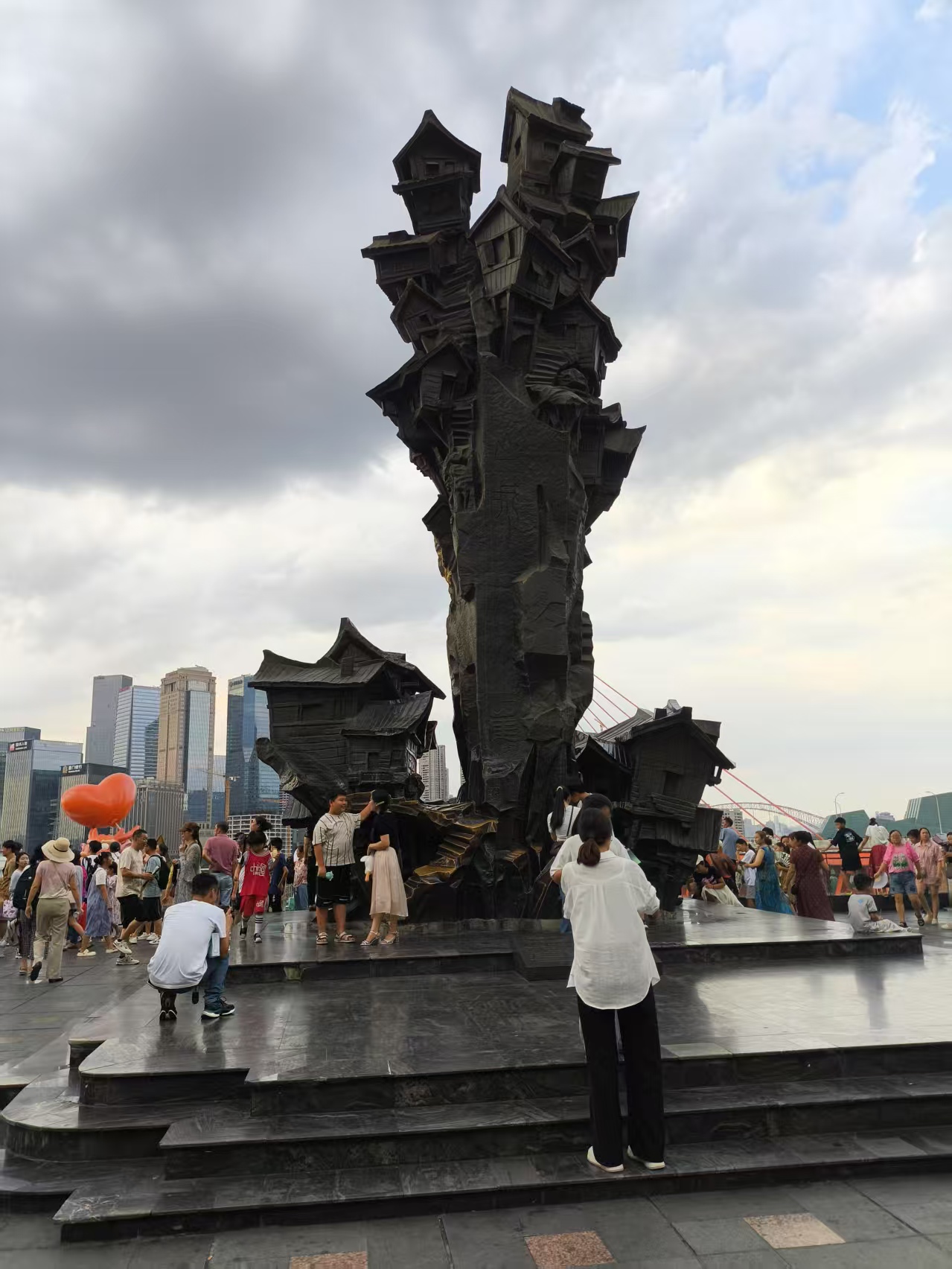 人一定要保持忙碌, 它是世界上最便宜的药, 因为人