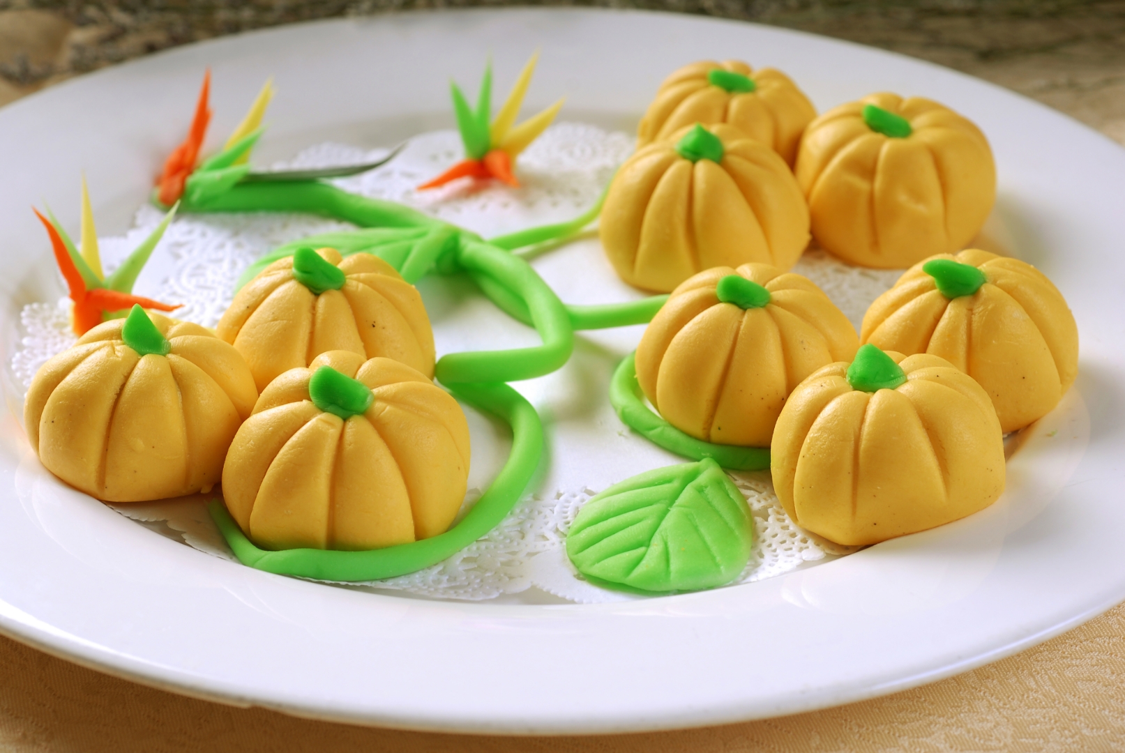 想要学习成人面点短期培训班,可考虑选择以下途径: 1