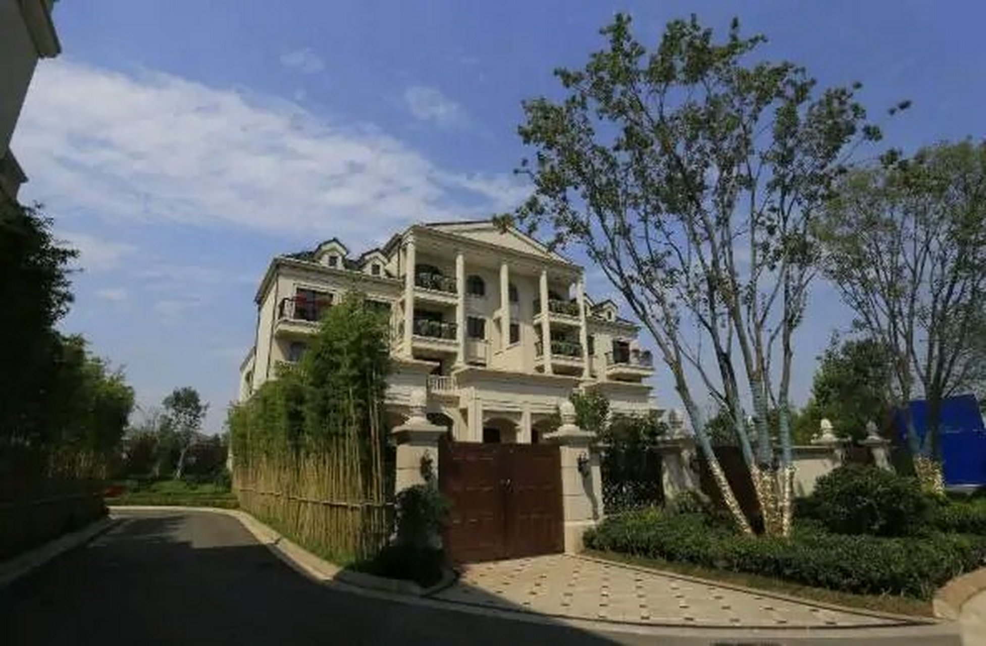 当代球星女排朱婷在家乡的别墅.网上说是一位企业老板捐赠的.