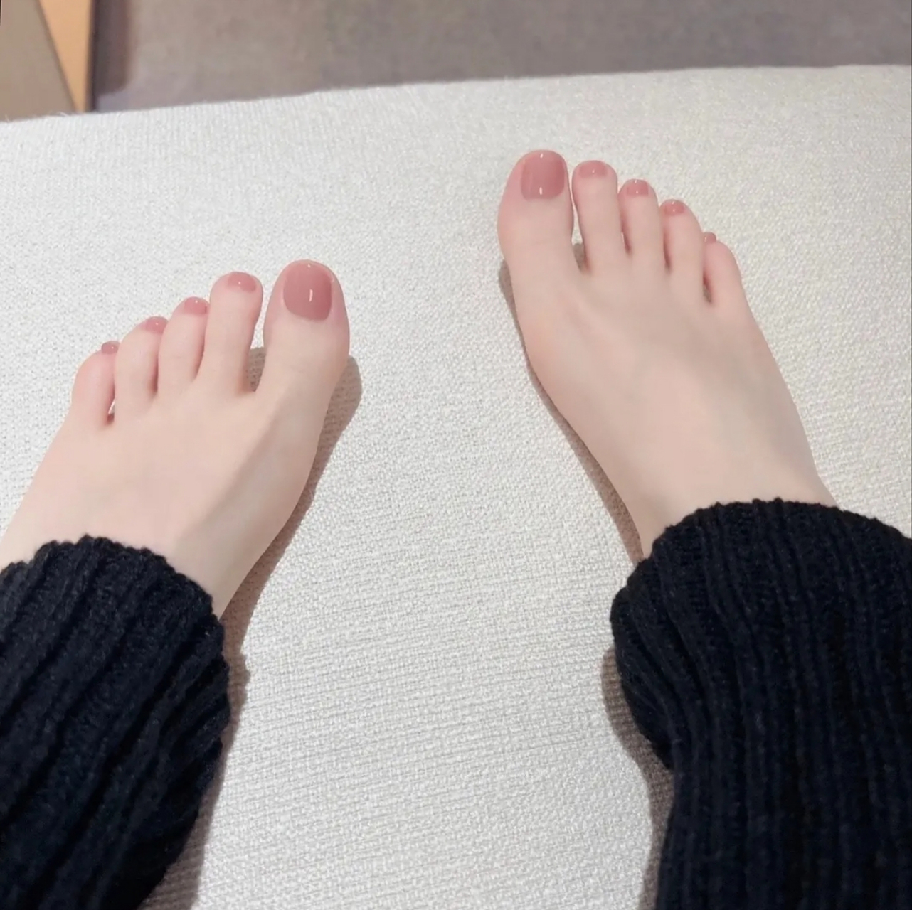 作为女生,拥有一双漂亮的脚丫是非常重要的.