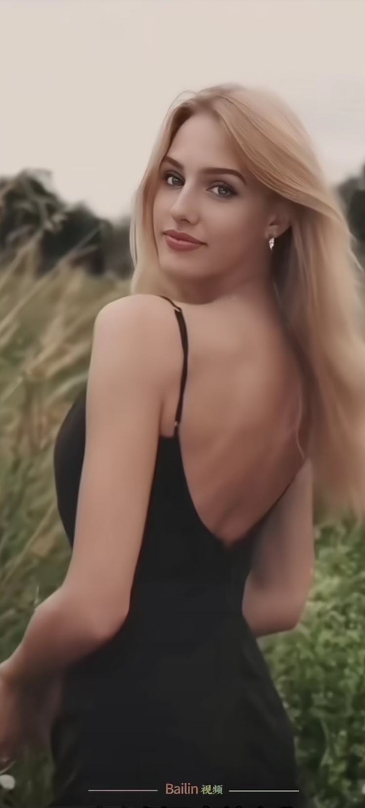 金发碧眼的外国美女,给人一种焕然一新的视觉盛宴.