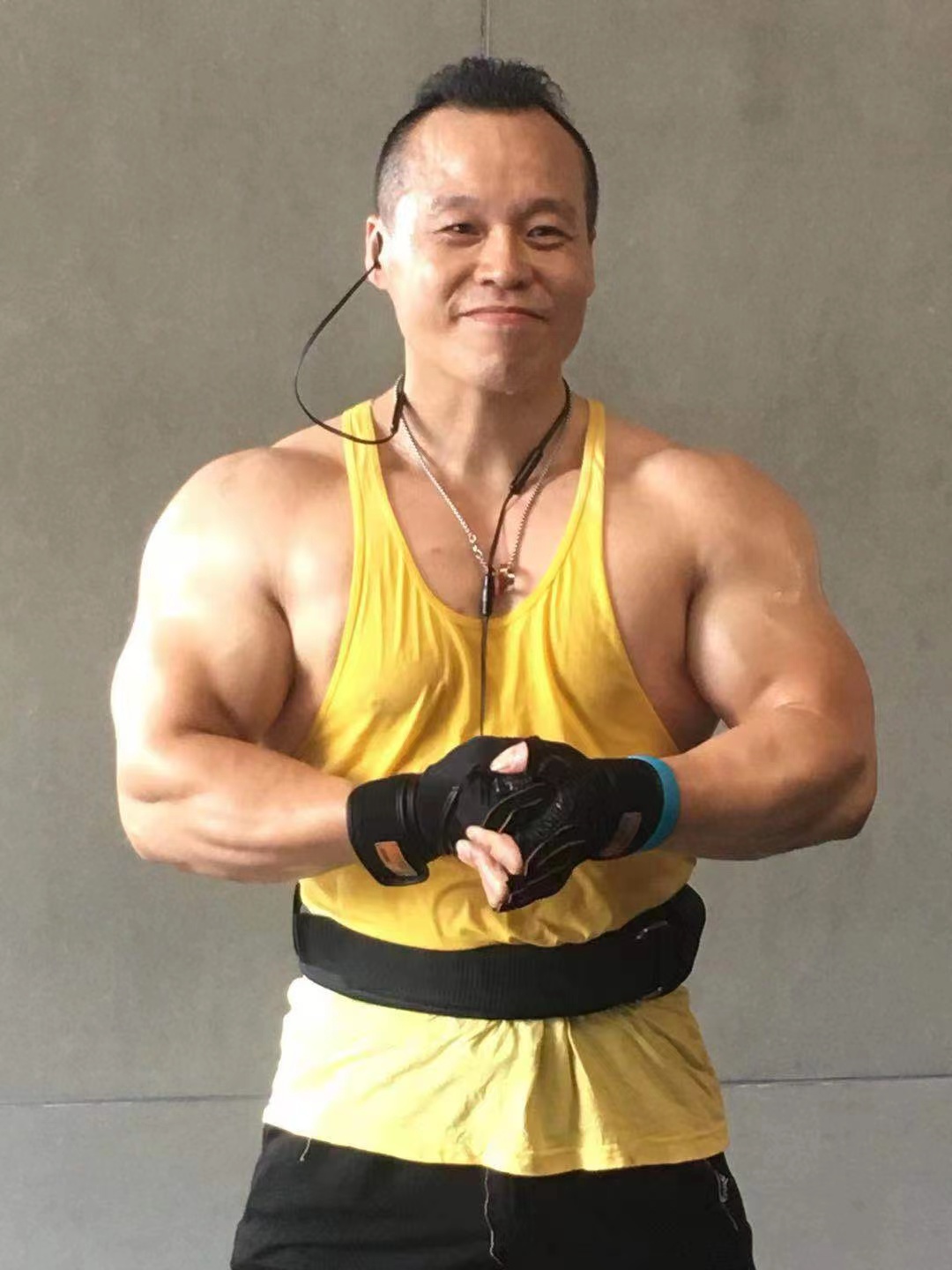 那个室友呀,你是一颗发光发热的太阳,努力坚持加油