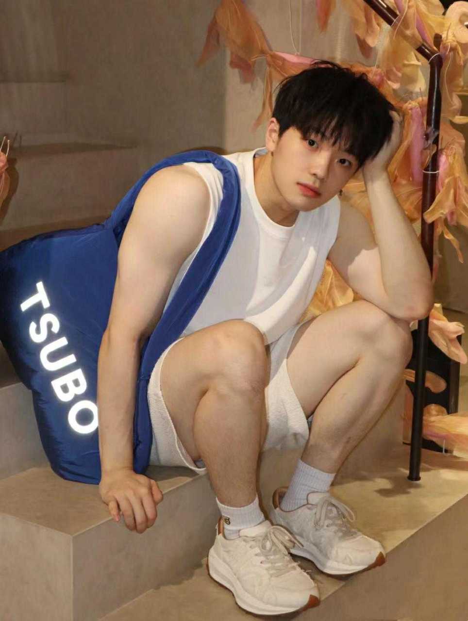 啦啦啦小奶狗#小奶狗# #帅哥