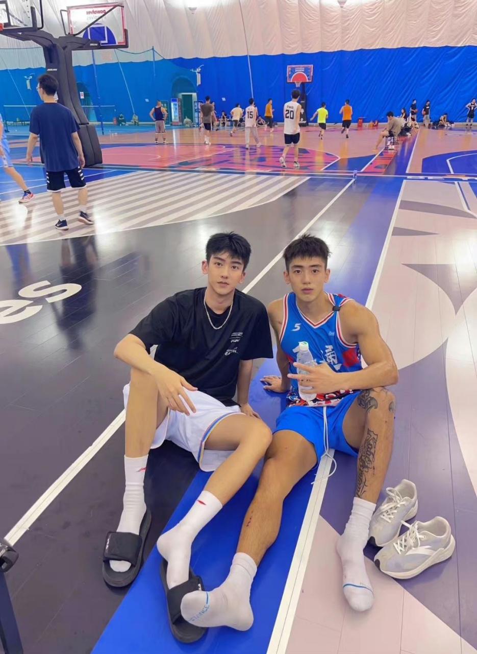 白袜帅小伙#帅哥# #白袜# #小奶狗