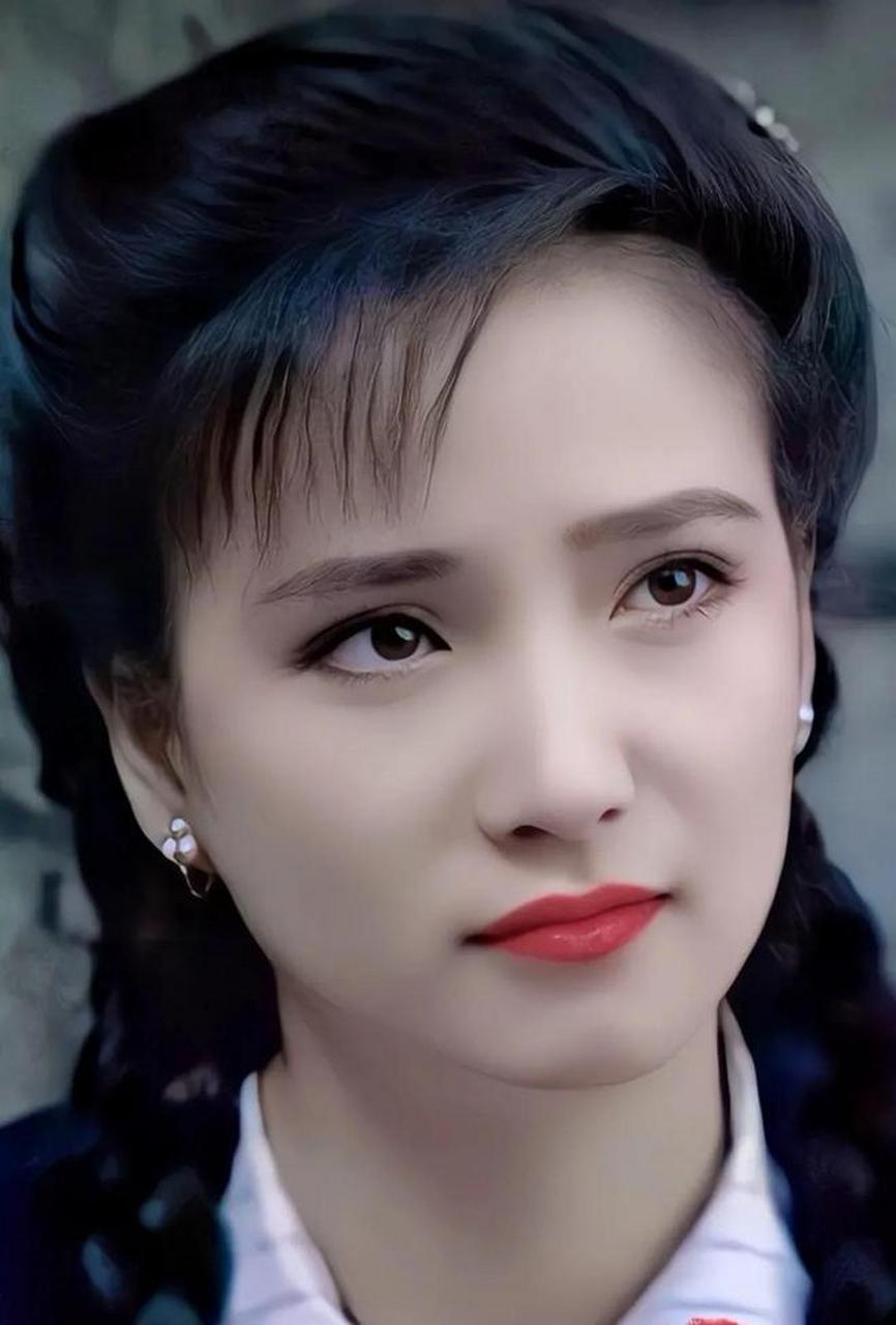 陈好,陈红,赵明明,何晴这四位大美女是我心中内娱的堪称古代四大美女