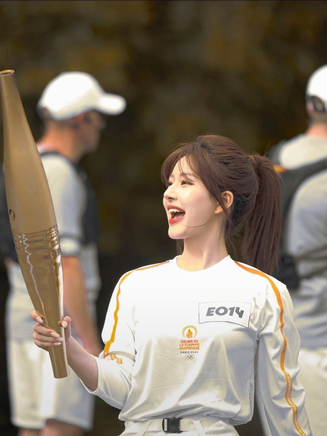 明媚可爱的小火炬手赵露思