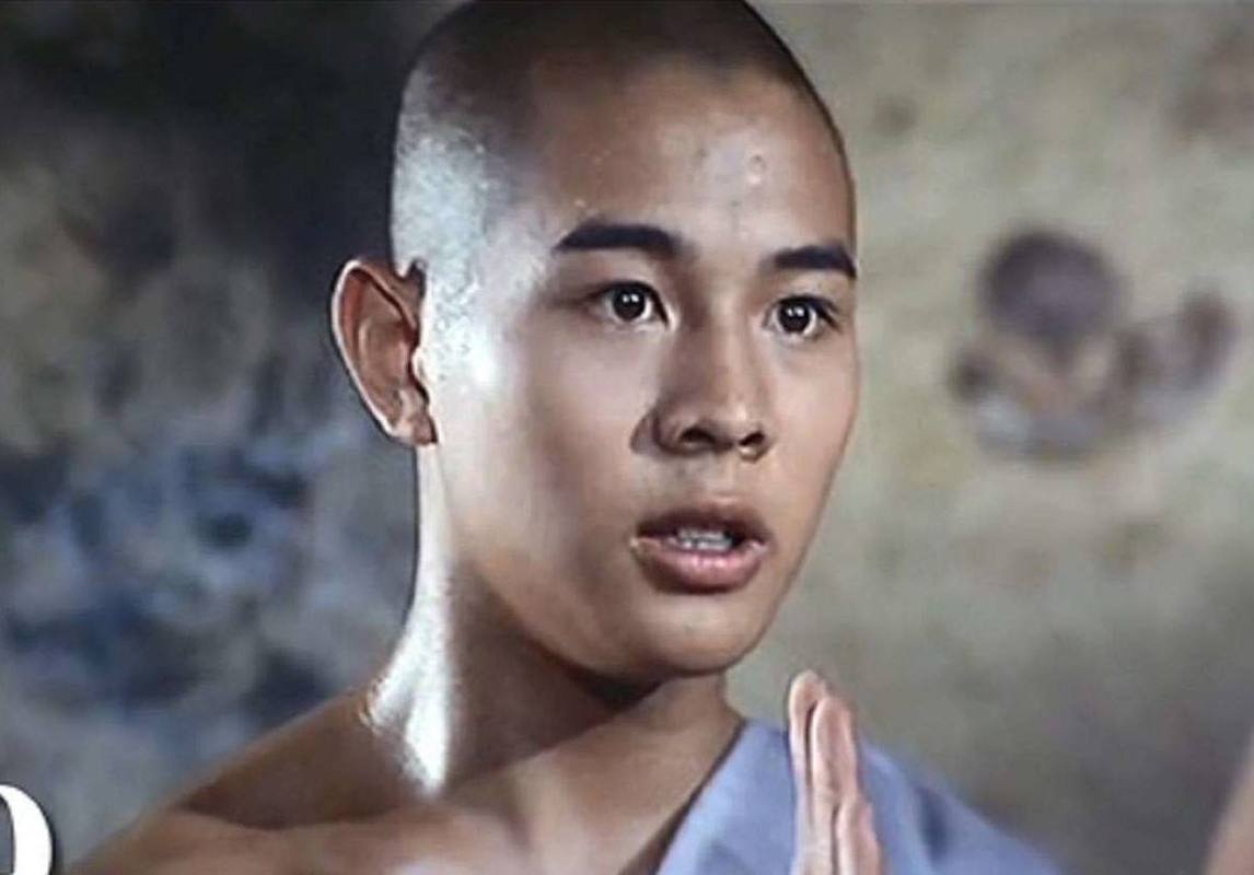 今日热聊#当年看少林寺是这样的,李连杰饰演的觉远和众师兄弟在寺中