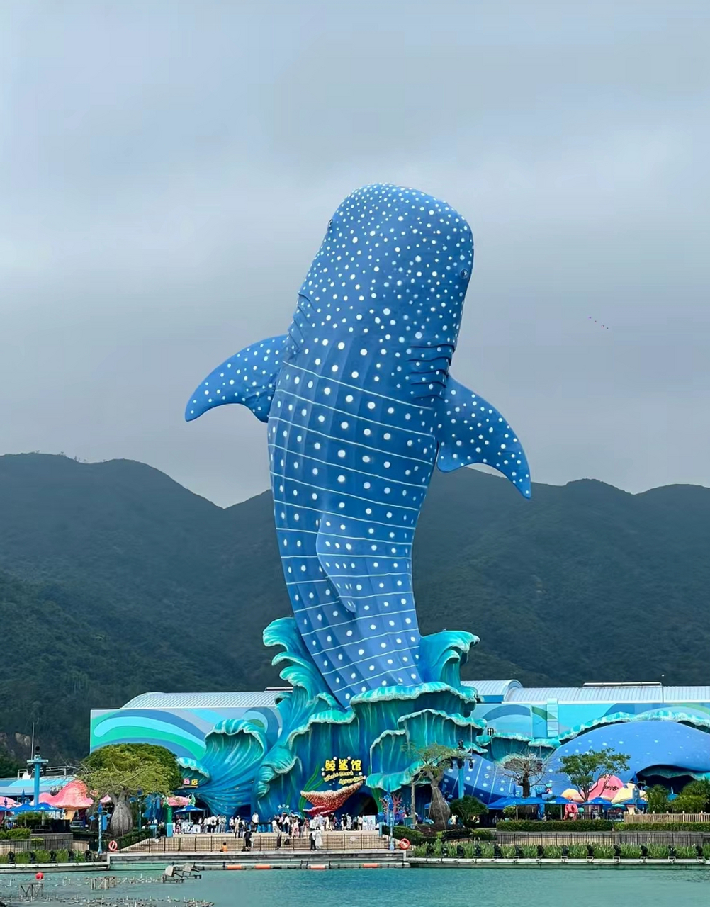 珠海十大最好玩的景点  1,长隆国际海洋度假区: 集主题公园,豪华酒店