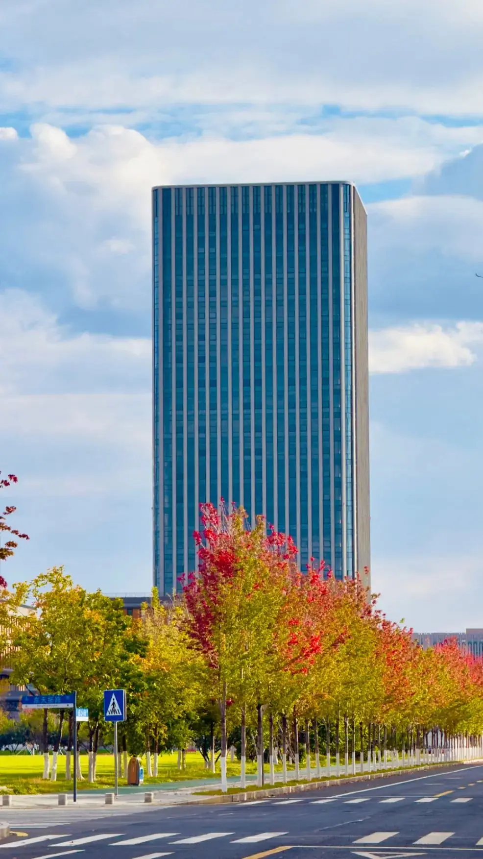 周郎七绝·长春前世今生 众里谁人识女真? 千年久已靖胡尘