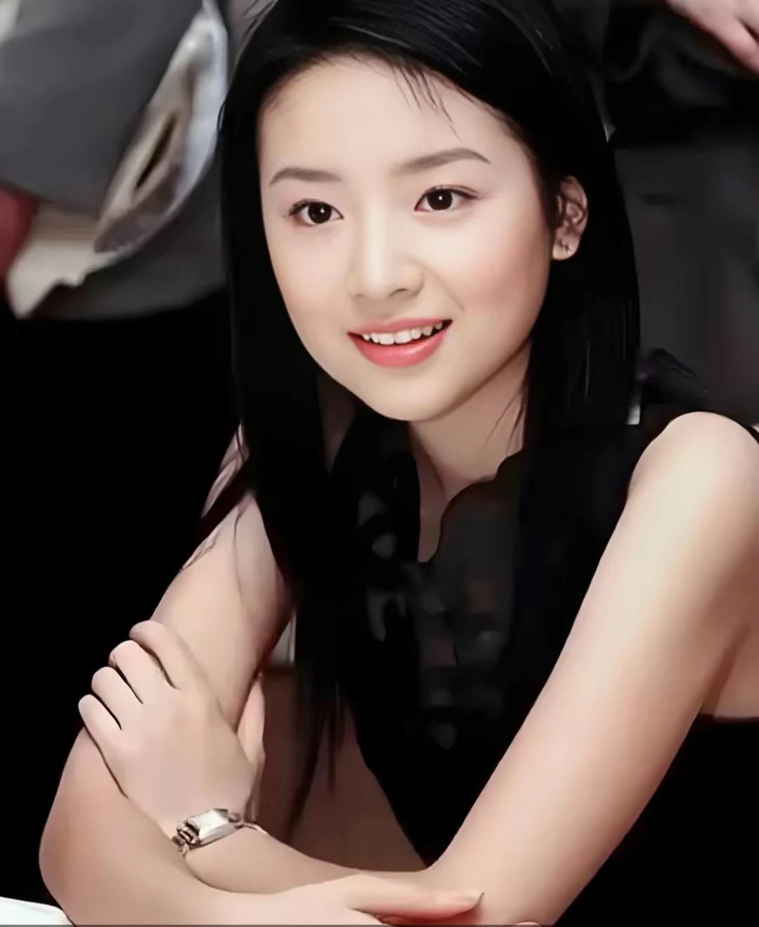 这是董洁最漂亮的时候 用倾国倾城来形容都不过分 美的端庄秀丽 温文