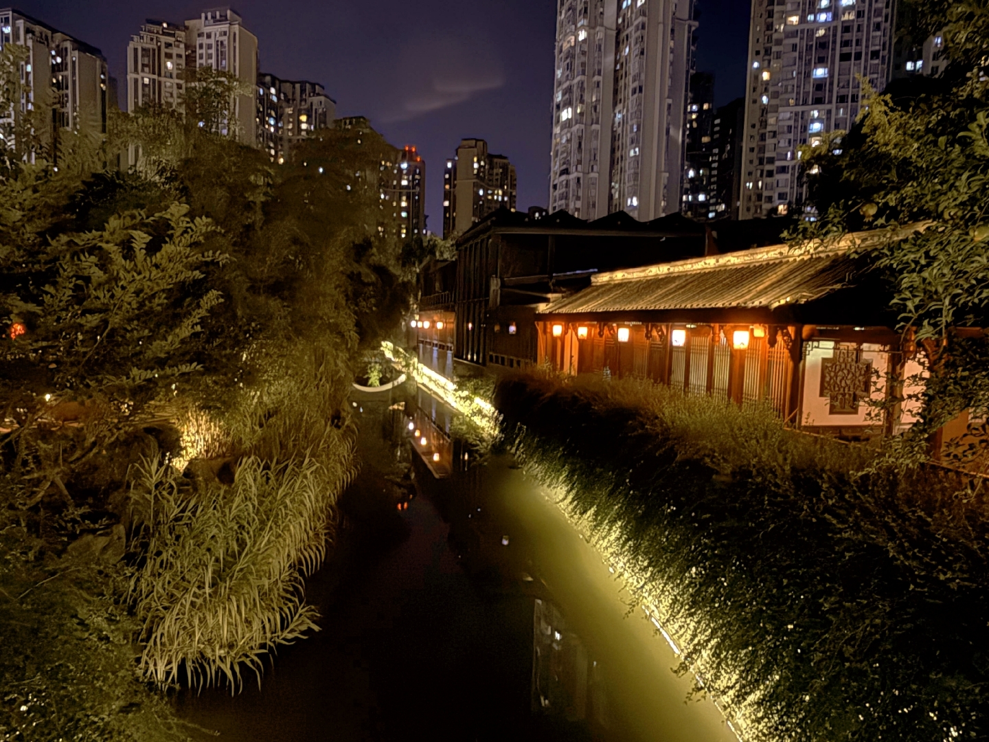 夏日夜游去哪儿#暑假来成都,想找一处既能感受老成都市井气,又能萄殚