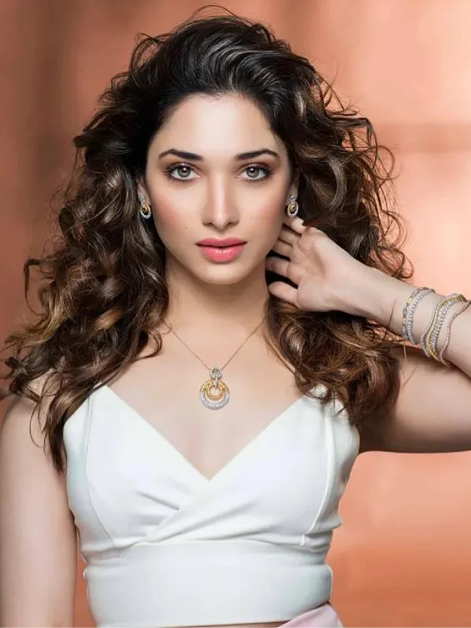 印度超级美女的惊艳,不仅在时尚界引发热议,更在全球范围内成为关注的