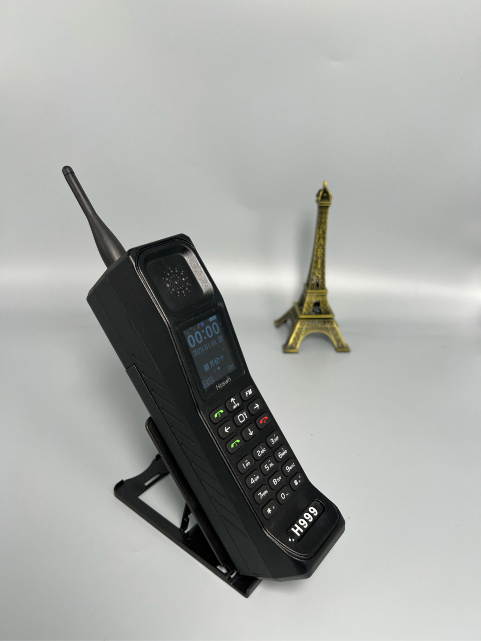 今天终于拿到了心心念念的大哥大手机,感觉真的很不一样!