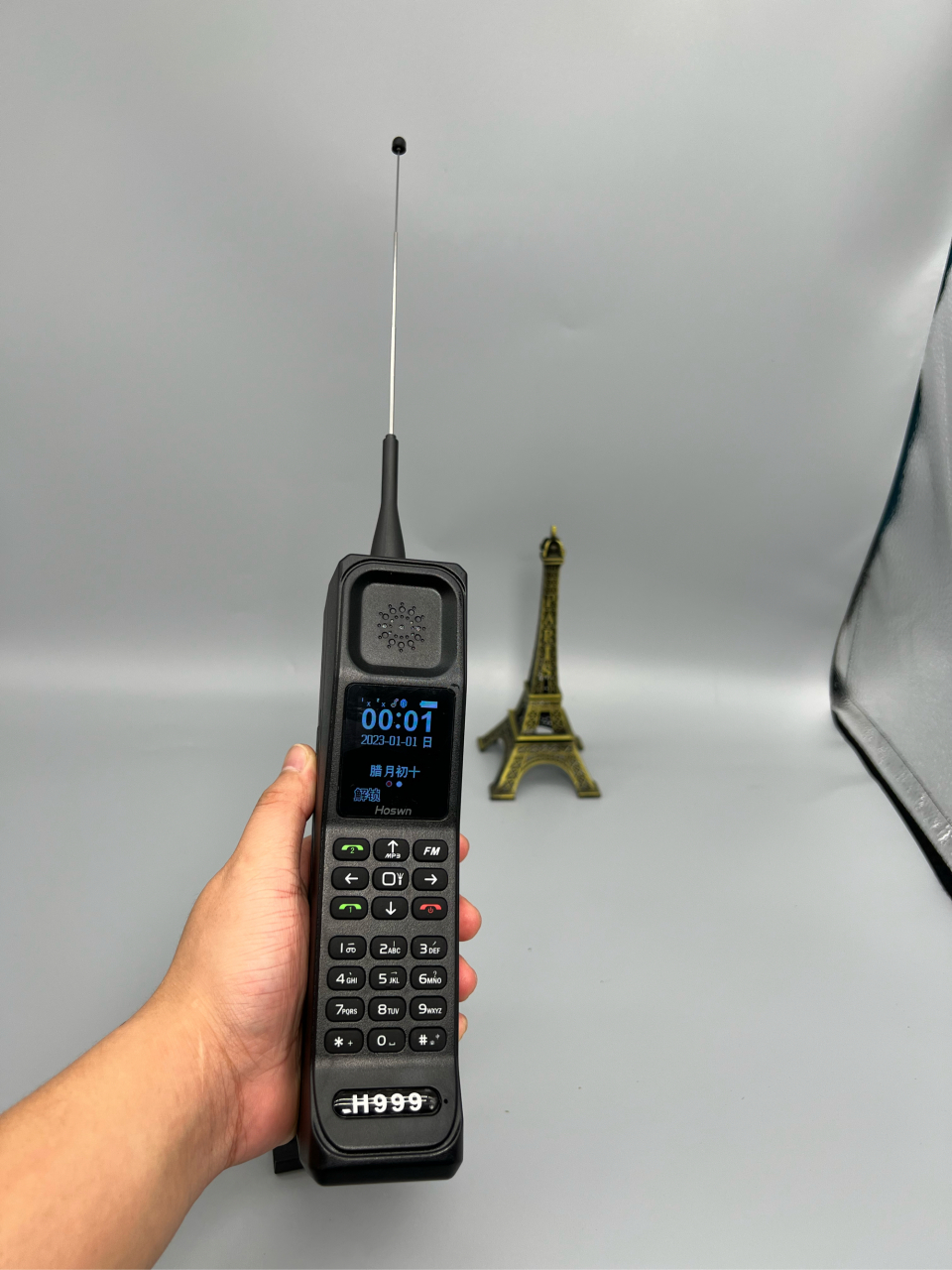 今天终于拿到了心心念念的大哥大手机,感觉真的很不一样!