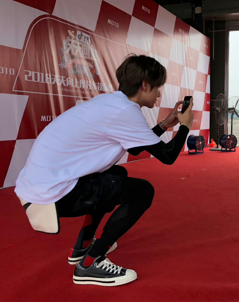 一米八拍成一米五[左捂脸] 一博身边的乐乐岩岩为娃也是操碎了心呀