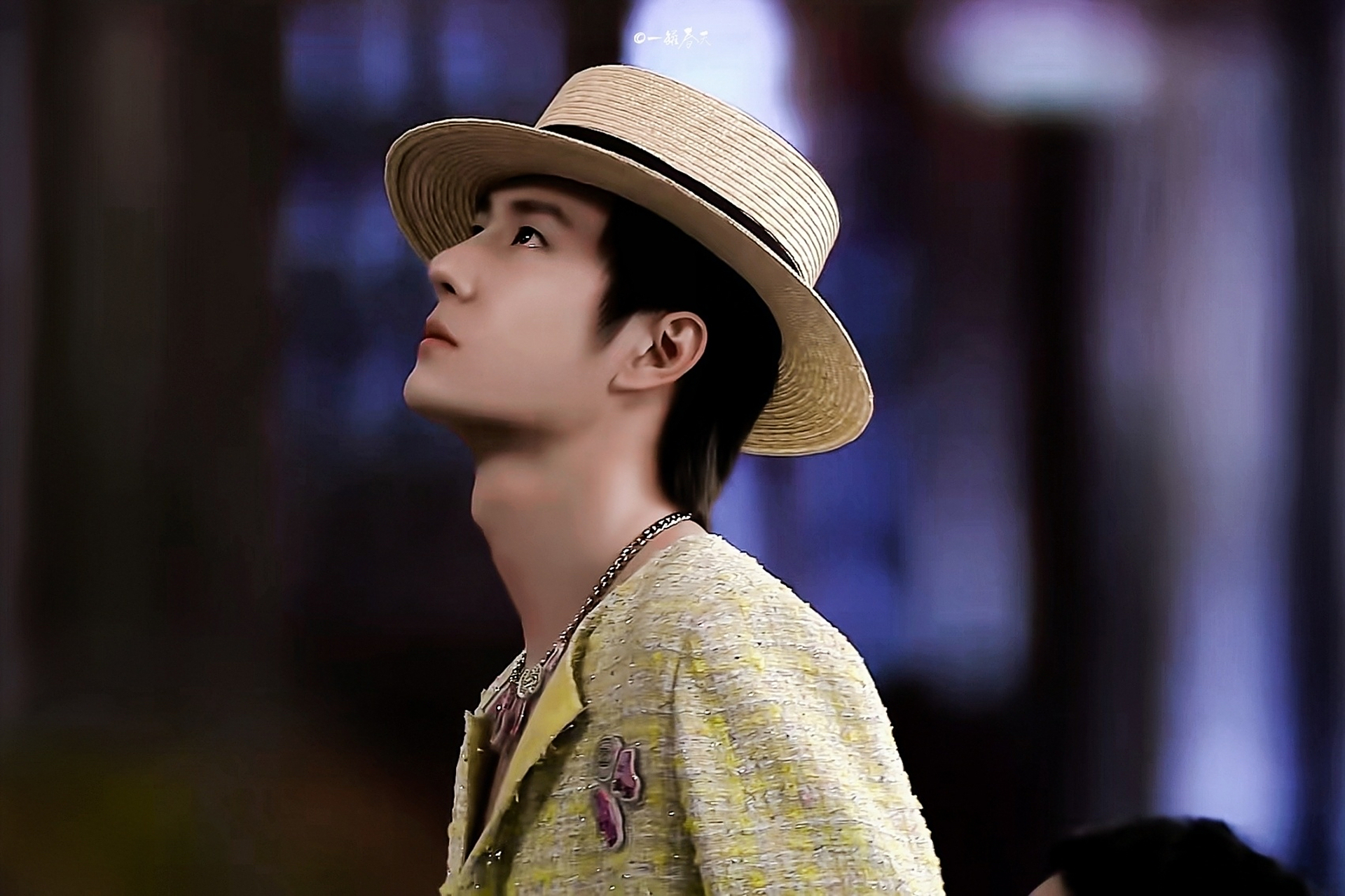 不得不说打败王一博只有他自己了 穿西装戴帽子这一套让我脑海里不禁