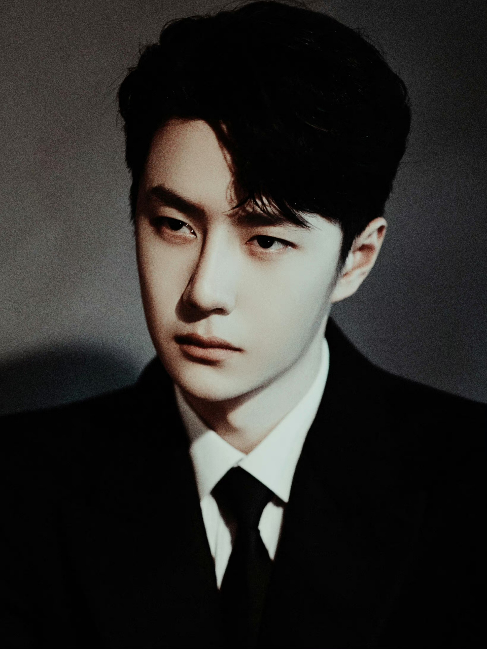 素颜纯白的王一博和西装魏若来,你pick 哪一个?#王一博