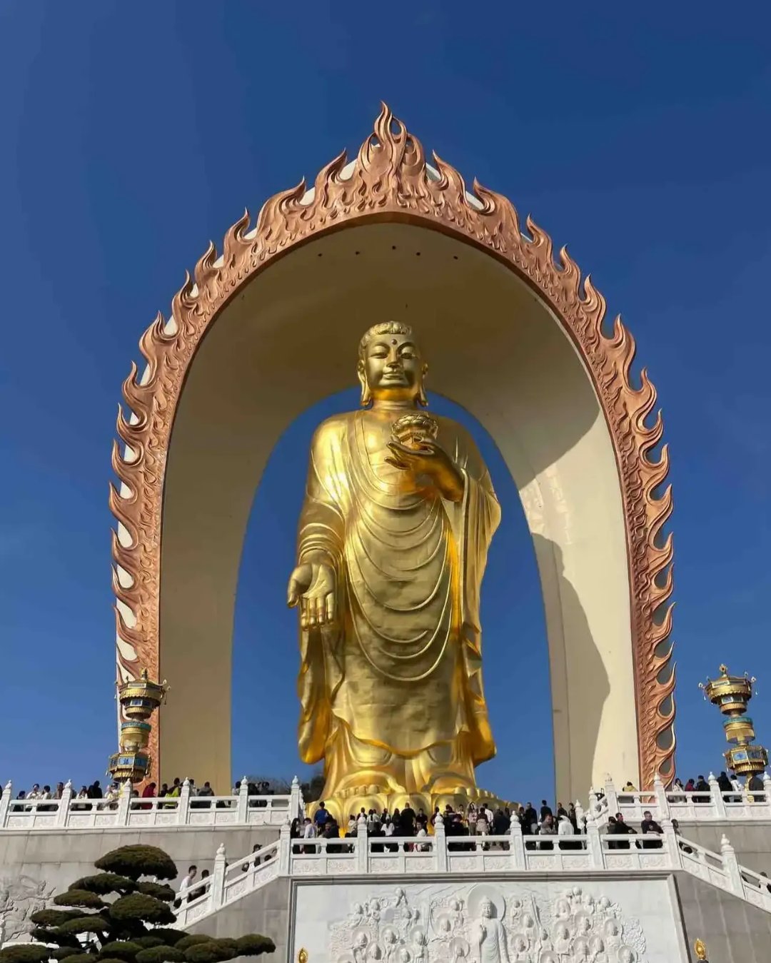 顺风顺水顺财神,三柱清香,所念皆所愿,所求皆所得