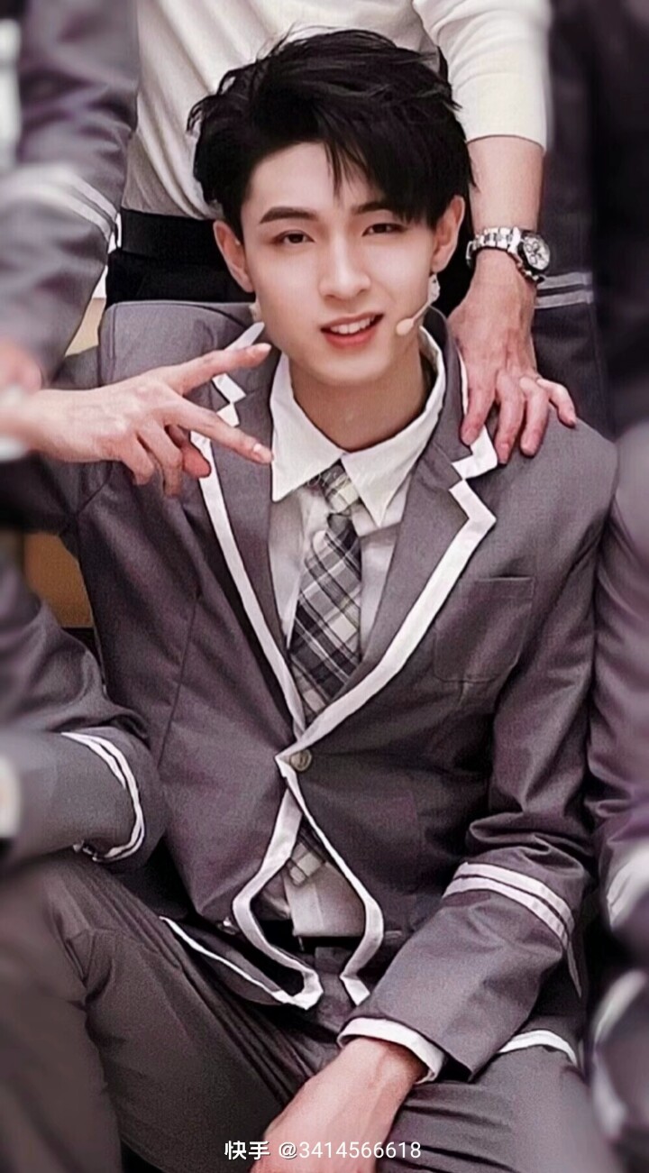 秦霄贤,谢谢你告诉我们不要纹身.