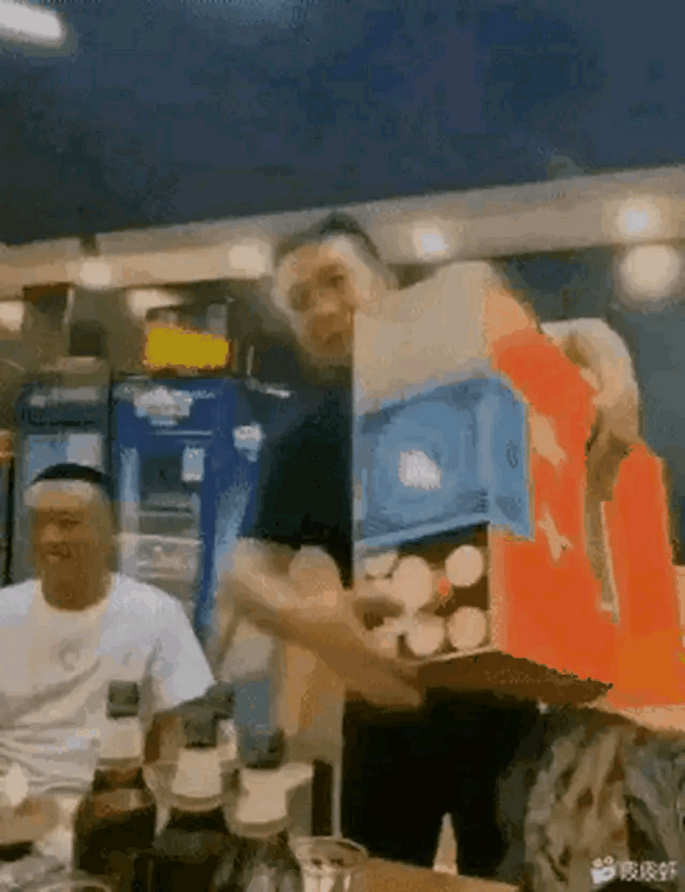 巨型烟 一只能抽两天