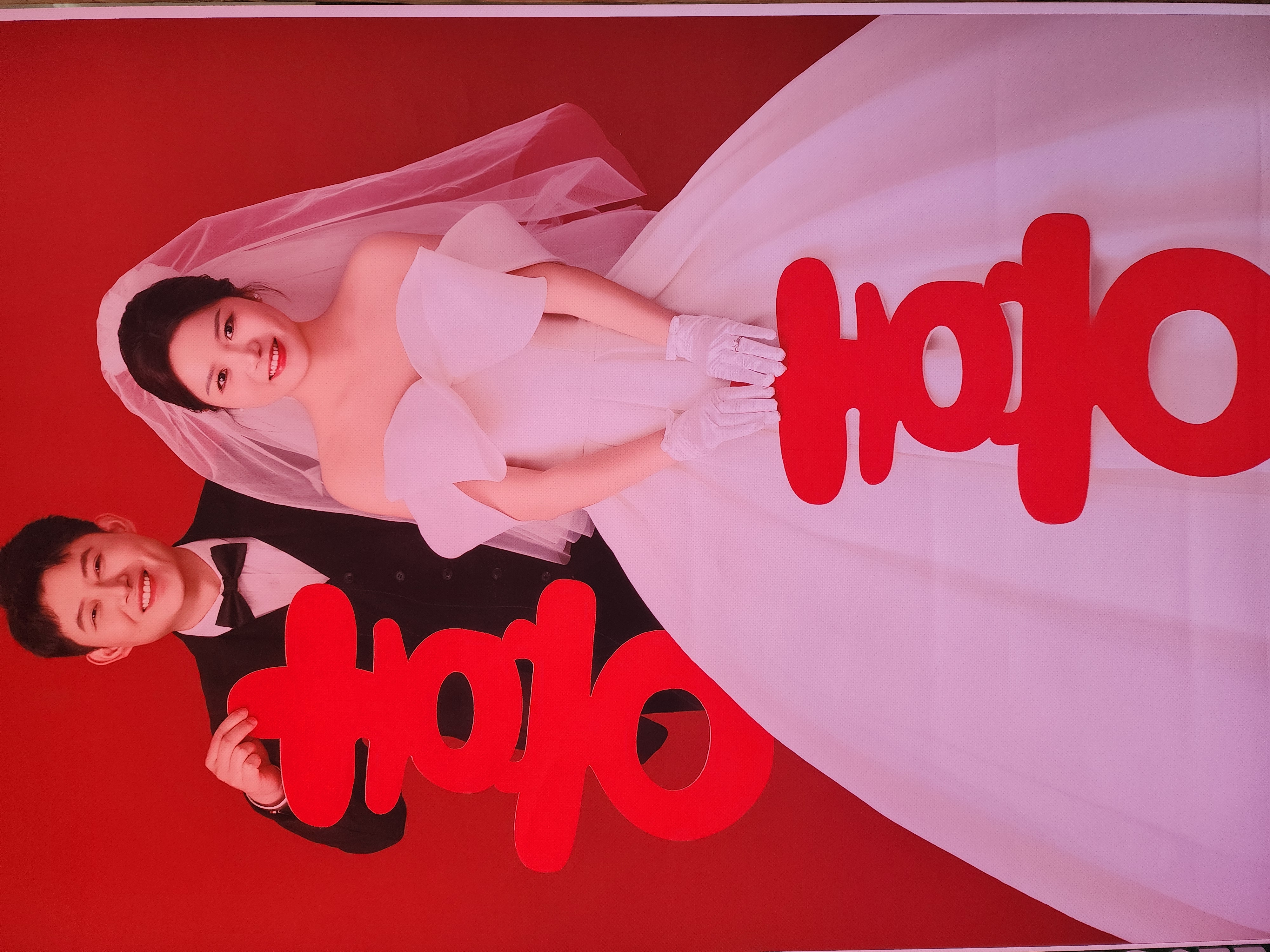 把酒赏儿男,通家夸女弟. 何须彩凤楼,喜得金龟婿