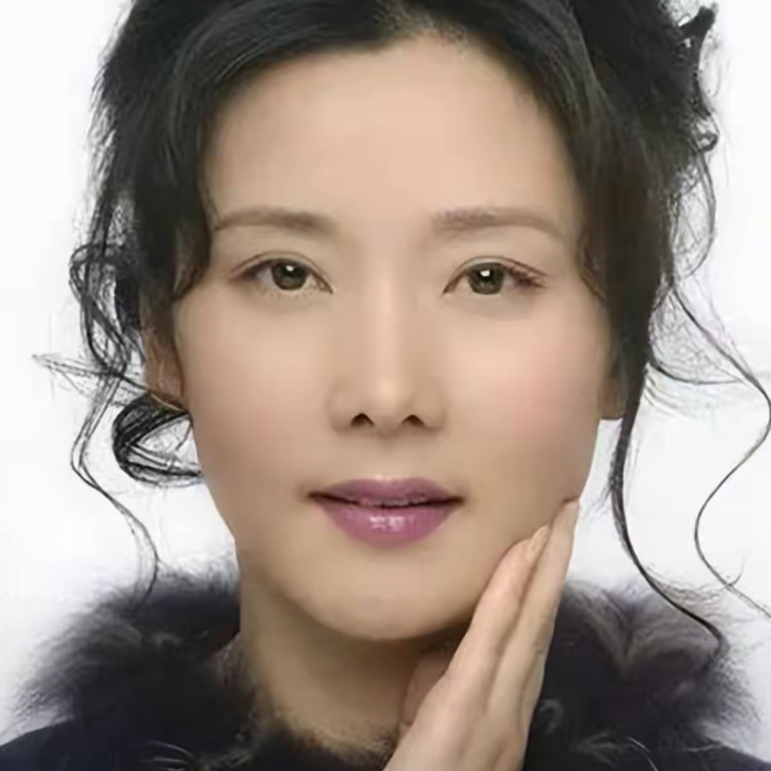 35 岁时,何赛飞生下了儿子 "虎娃"