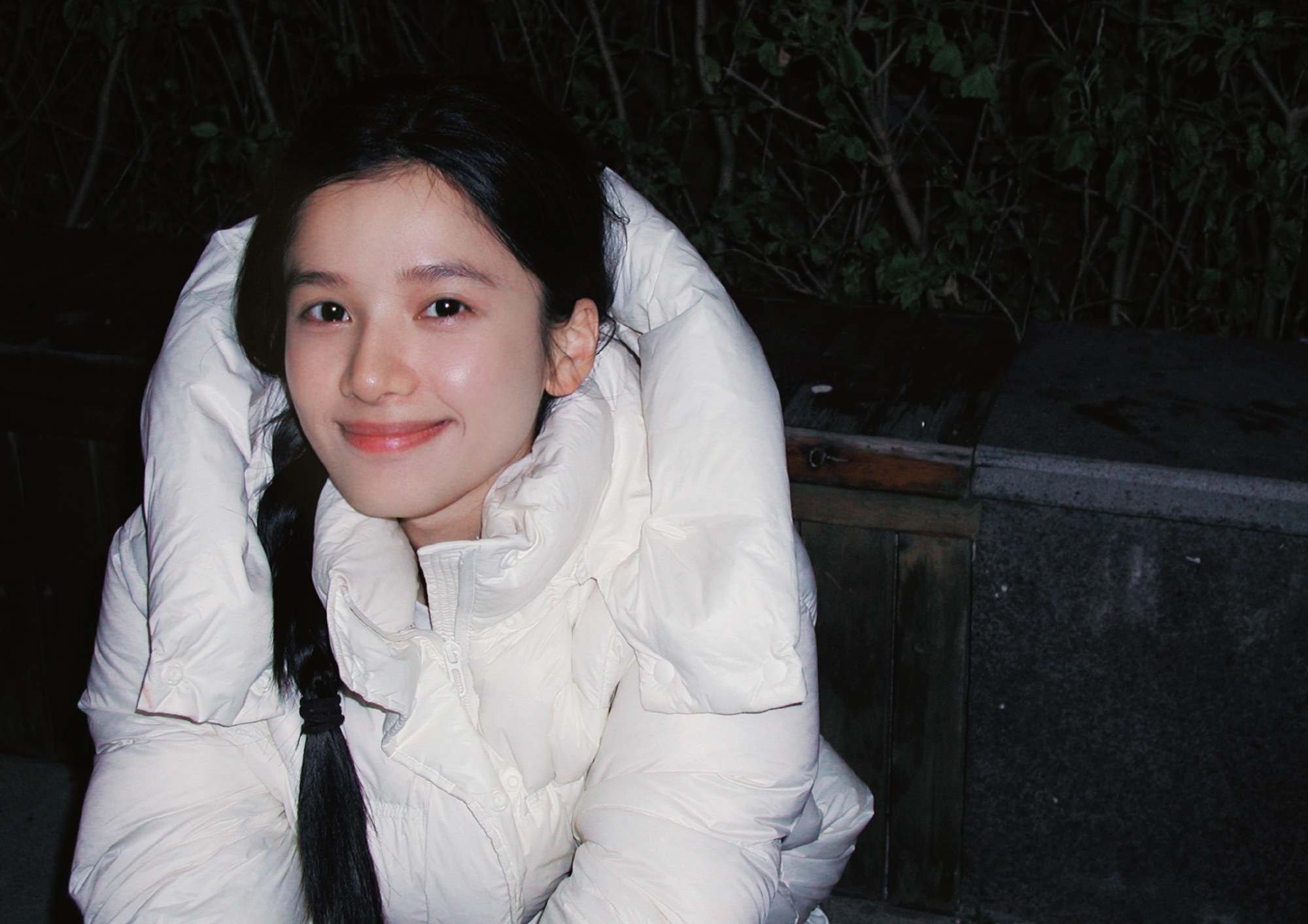 张婧仪和周也真的特别像双胞胎,傻傻分不清,果然长的丑的各有不同,长