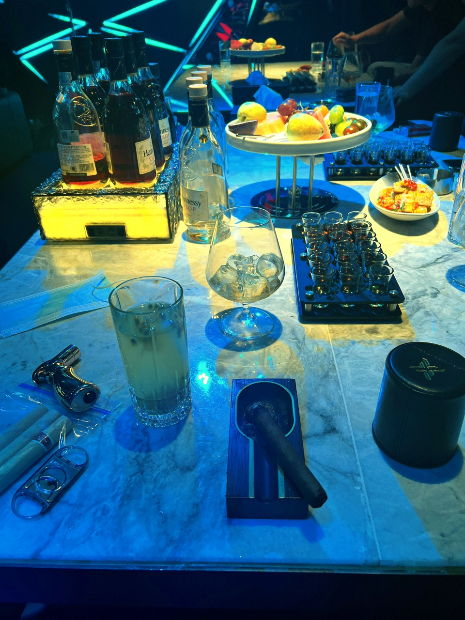 出差旅游西安商务ktv招待消费价格一览表  西安夜晚的它更多了一份