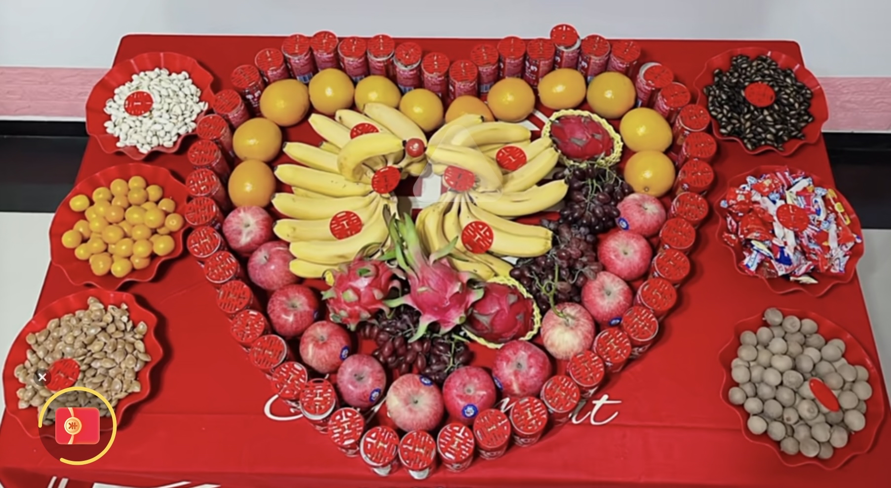 水果在结婚摆盘中很常见,如苹果,柑橘,石榴,西瓜等