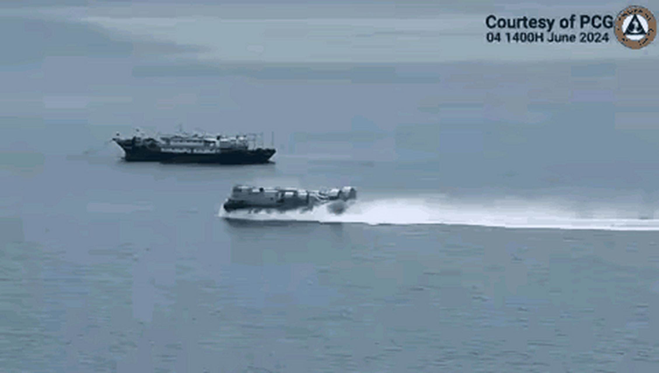 武器装备# 看看中国野马气垫船这速度,菲律宾根本拦不住!