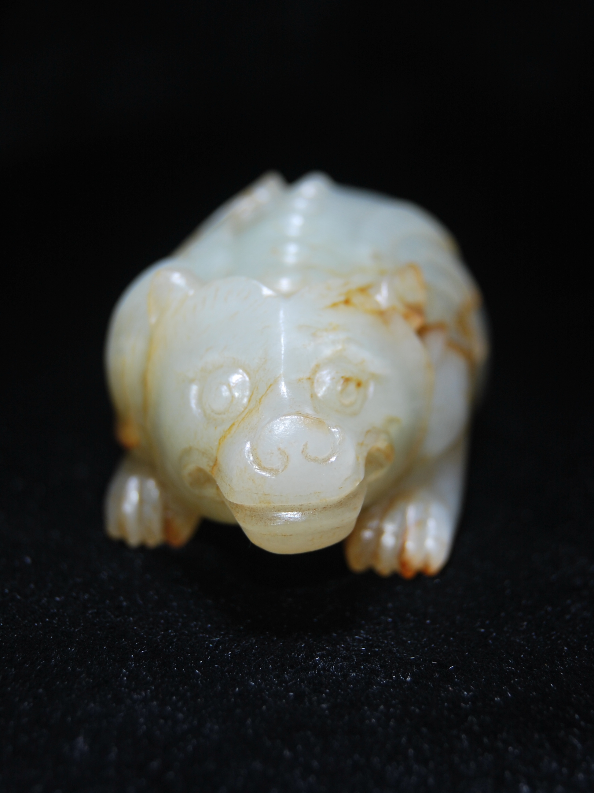 汉代和田玉籽料玉熊