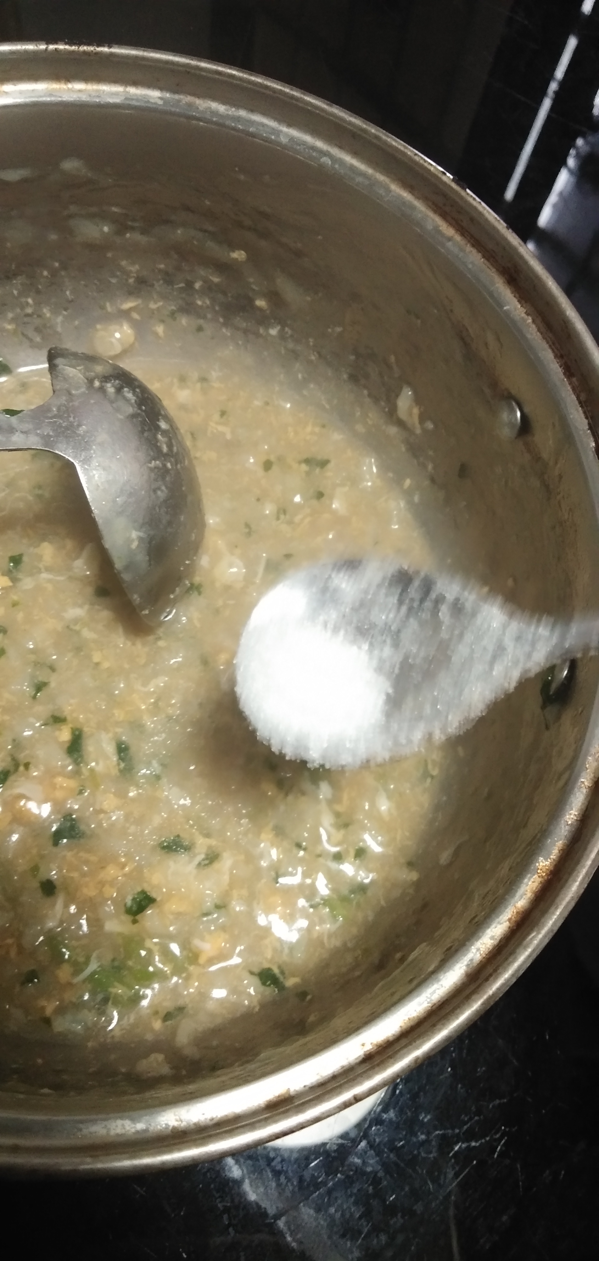 今儿早上做的东莞菜稀饭,感觉不太够,打了个蛋,加了点白糖,还蛮合我