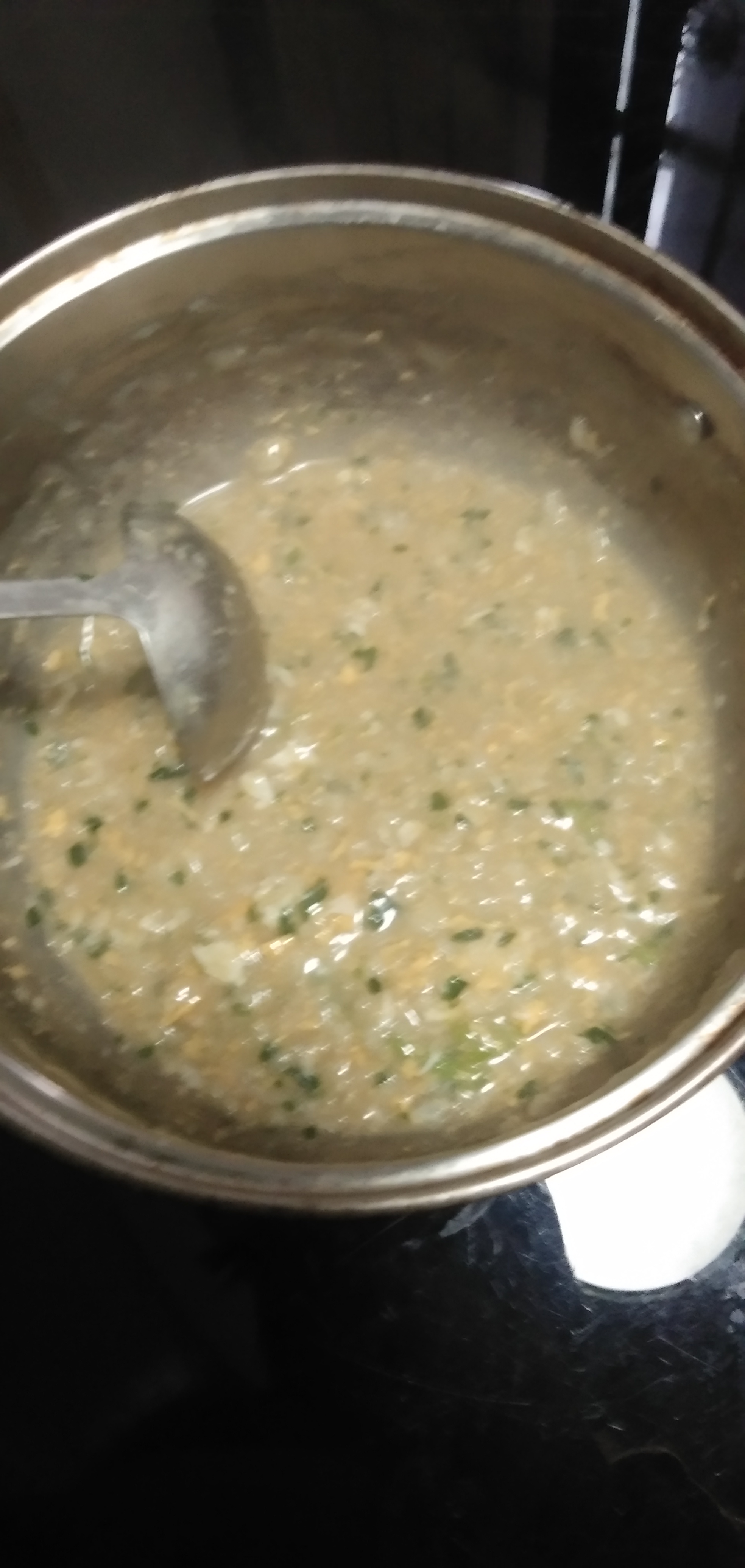 今儿早上做的东莞菜稀饭,感觉不太够,打了个蛋,加了点白糖,还蛮合我