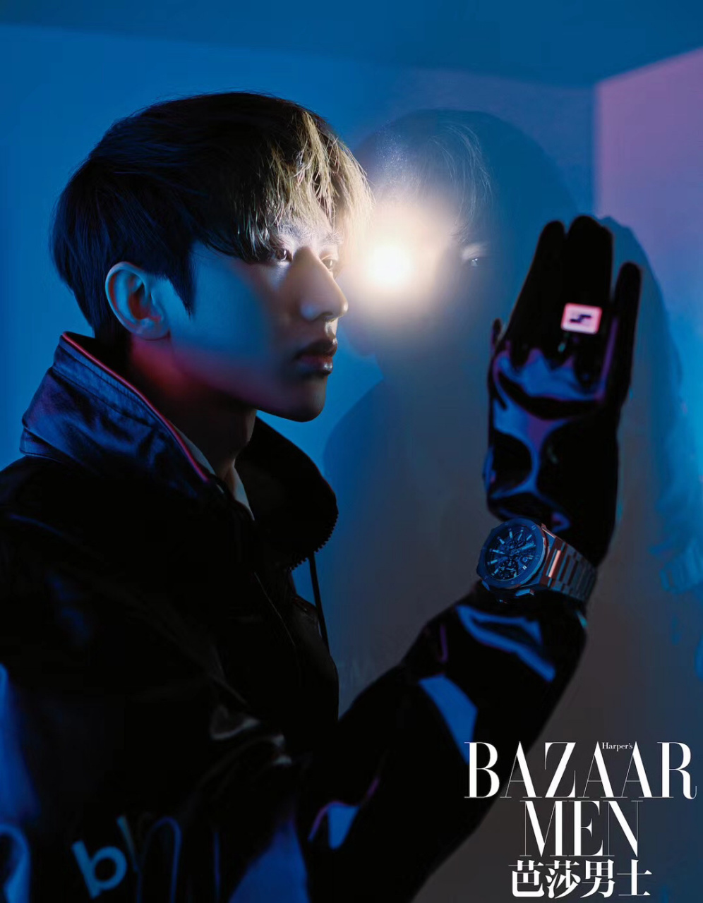 今日封面# @蔡徐坤 登《芭莎男士》封面五月刊封面,梦幻光影大片未来