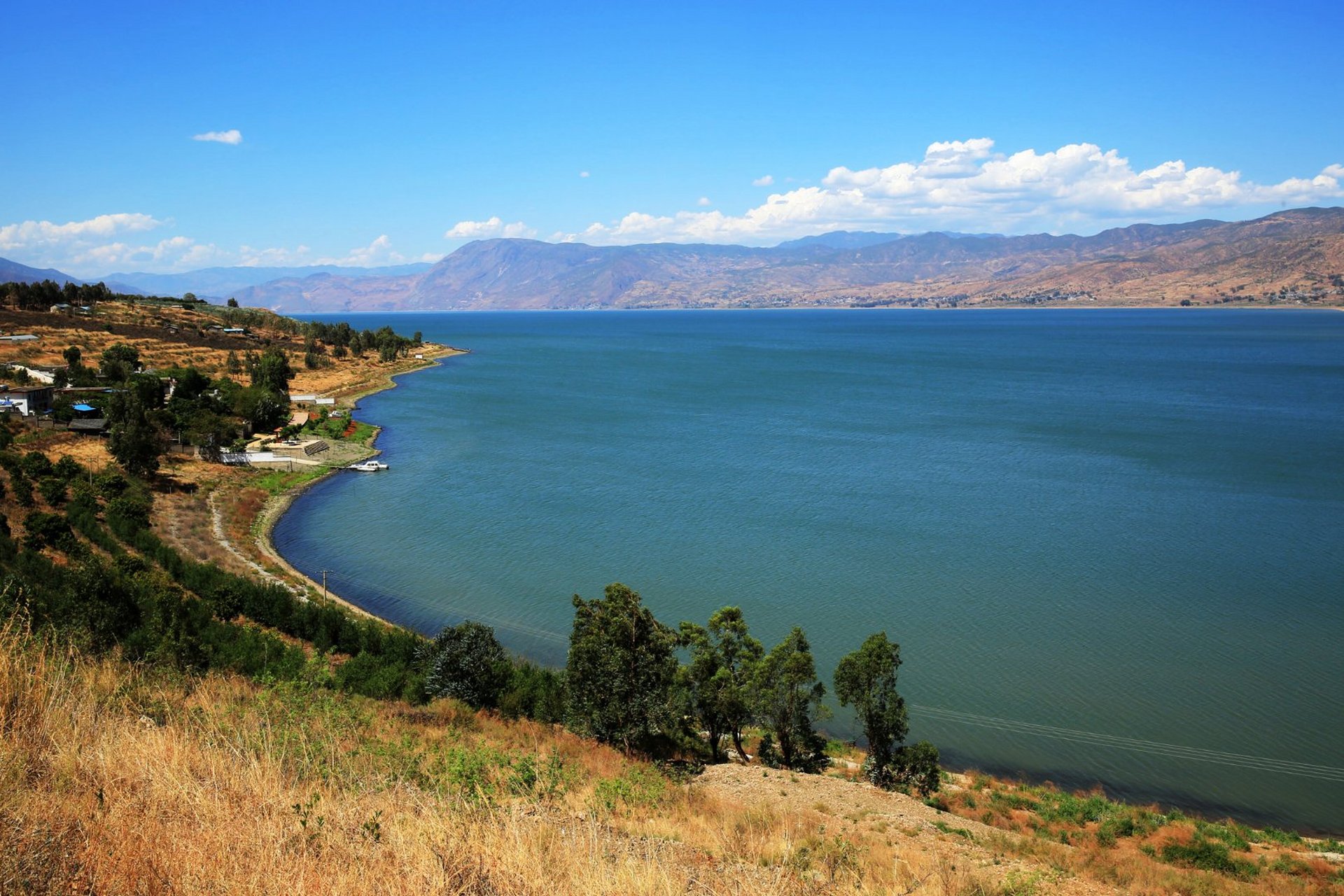 程海 程海位于丽江永胜县,云南九大高原湖泊之一.