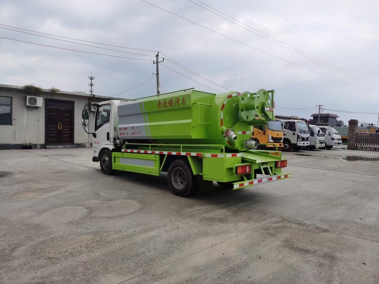 能下地下室的蓝牌4 2 清洗吸污车 包上蓝牌 1