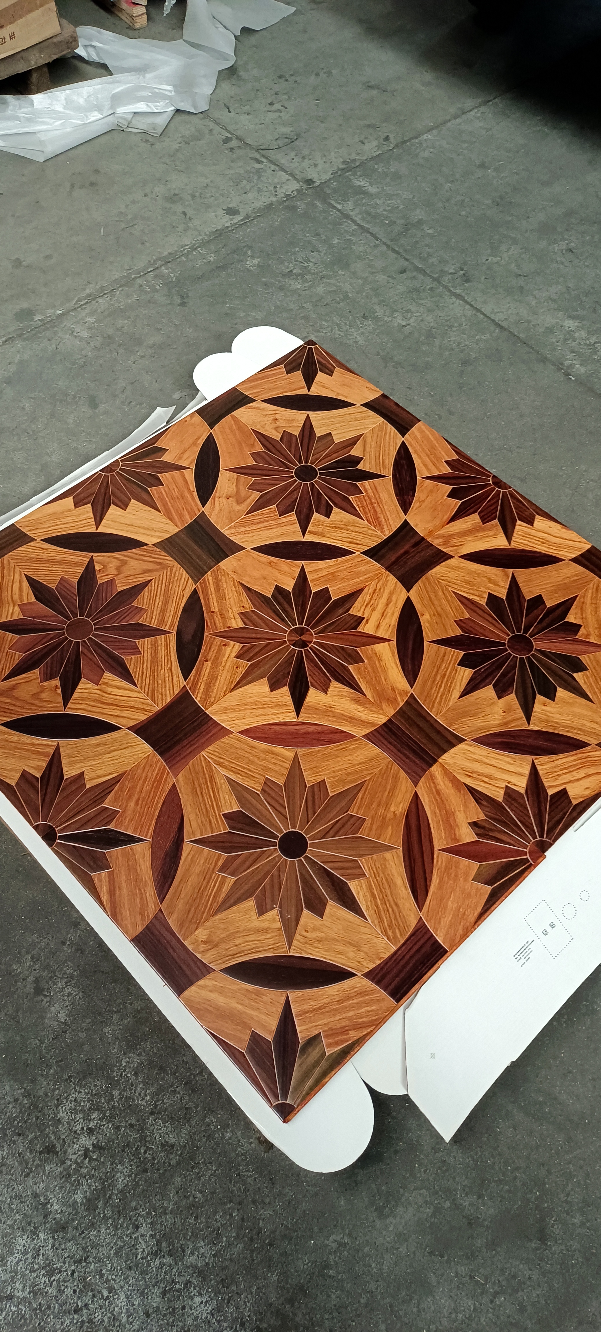 圣佰林美工地板 圣佰林美工定制拼花 每一块木头都有它的故事,每一寸