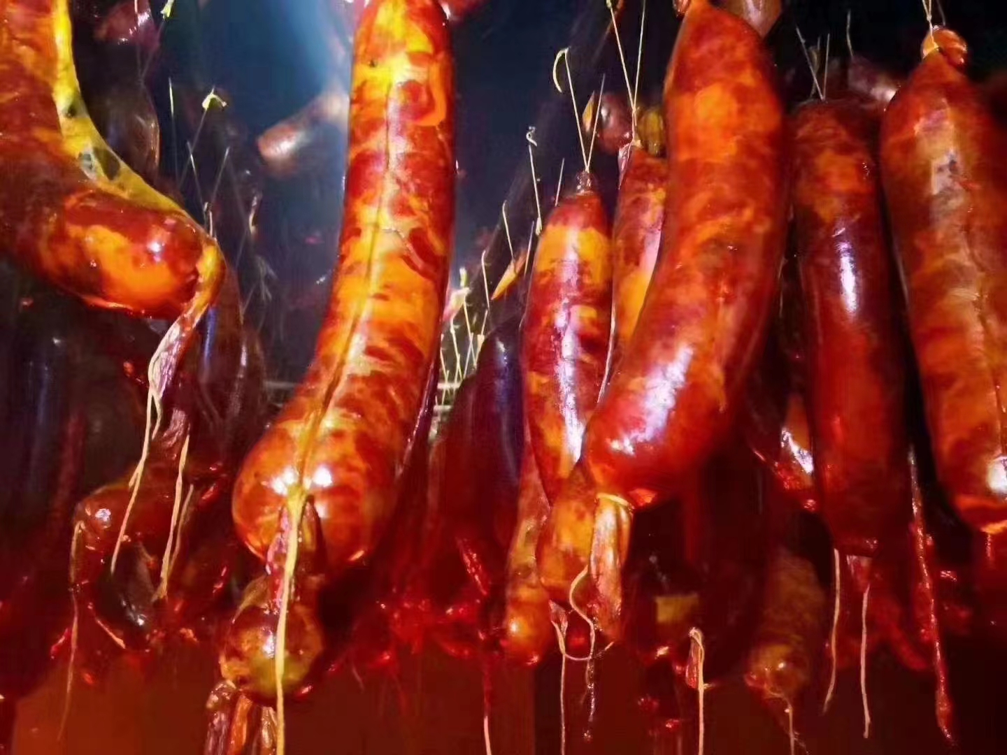 三哥说旅行新疆伊犁熏马肉熏马肠 新疆伊犁熏马肠 新疆的熏马肠真的